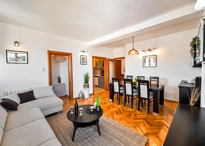 Maria&jerry Apartment *