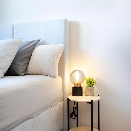 Maria&jerry Apartment Split